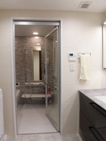 TOTO エスクアでワンランク上の洗面空間に TOTO エスクアでワンランク上の洗面空間に